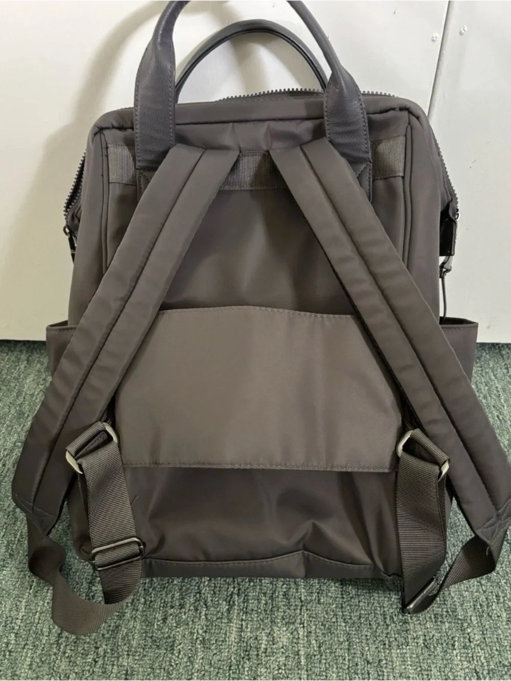 Baggallini Soho Laptop Travel Backpack Gray Lightweight Nylon RFID